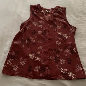 Maurice’s sleeveless top.